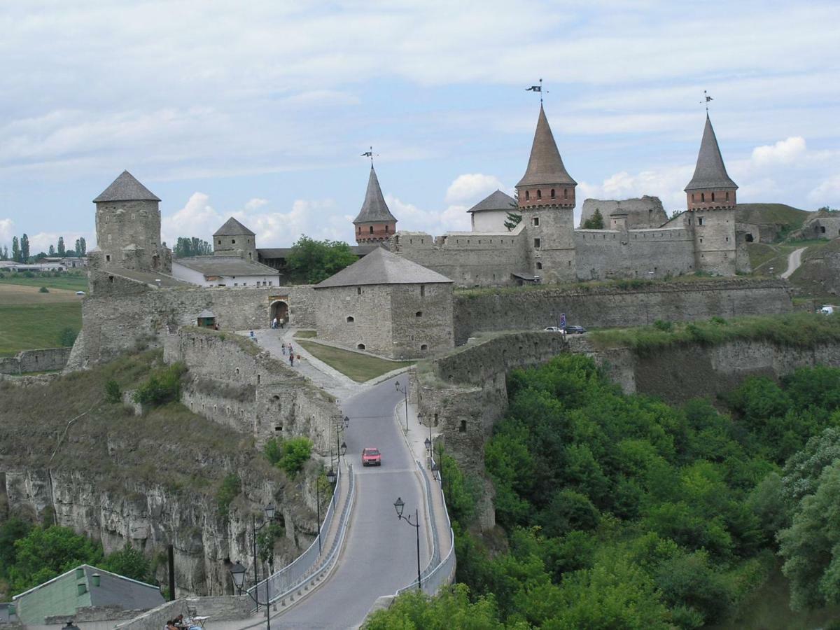 Апартаменты Вероника Кам'янець-Подільский Екстер'єр фото