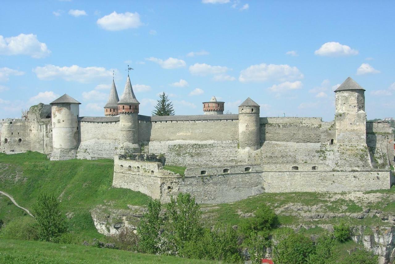 Апартаменты Вероника Кам'янець-Подільский Екстер'єр фото